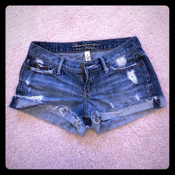 Abercrombie & Fitch Distressed Jean Short - Picture 1 of 7